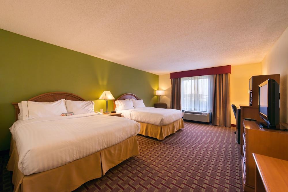 Holiday Inn Express Hotel & Suites Tampa-Anderson Road-Veterans Exp By Ihg West Chase Dış mekan fotoğraf