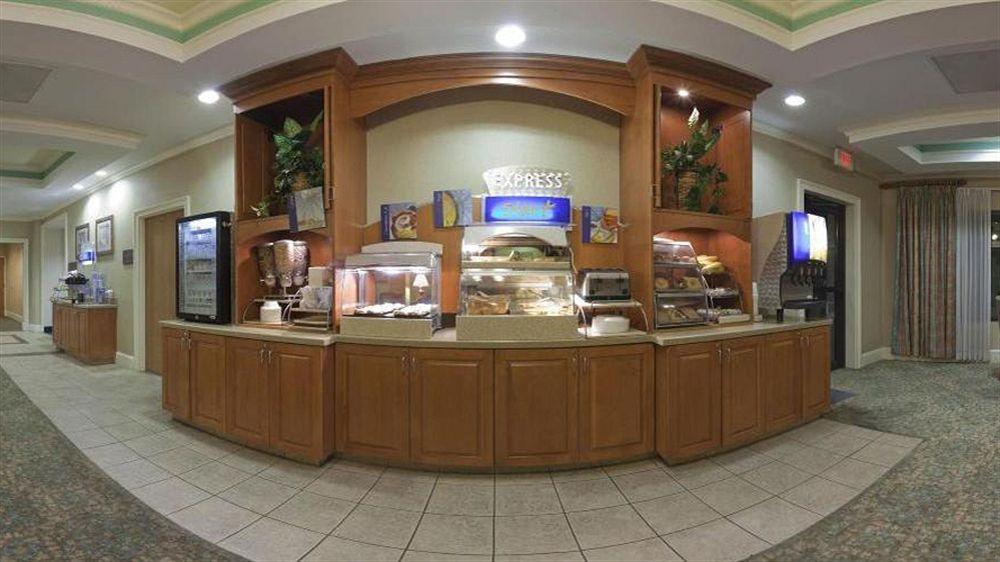 Holiday Inn Express Hotel & Suites Tampa-Anderson Road-Veterans Exp By Ihg West Chase Dış mekan fotoğraf